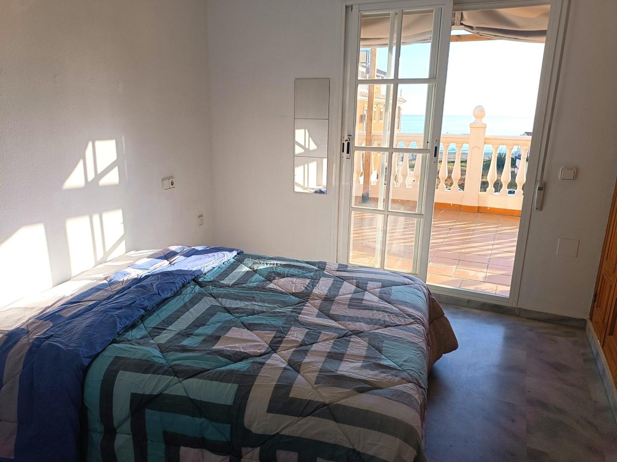 Lovely Penthouse In Front Of The Beach With Free Parking مالقة المظهر الخارجي الصورة