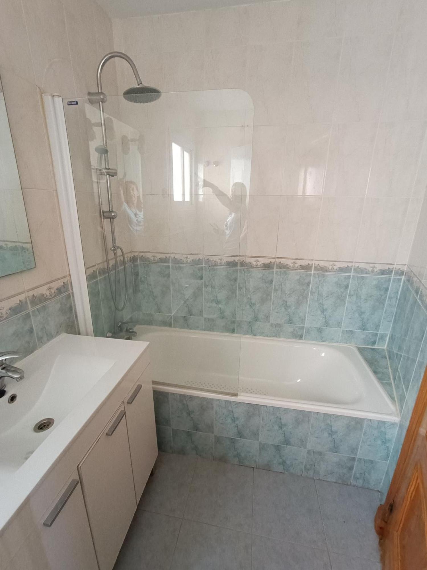 Lovely Penthouse In Front Of The Beach With Free Parking مالقة المظهر الخارجي الصورة